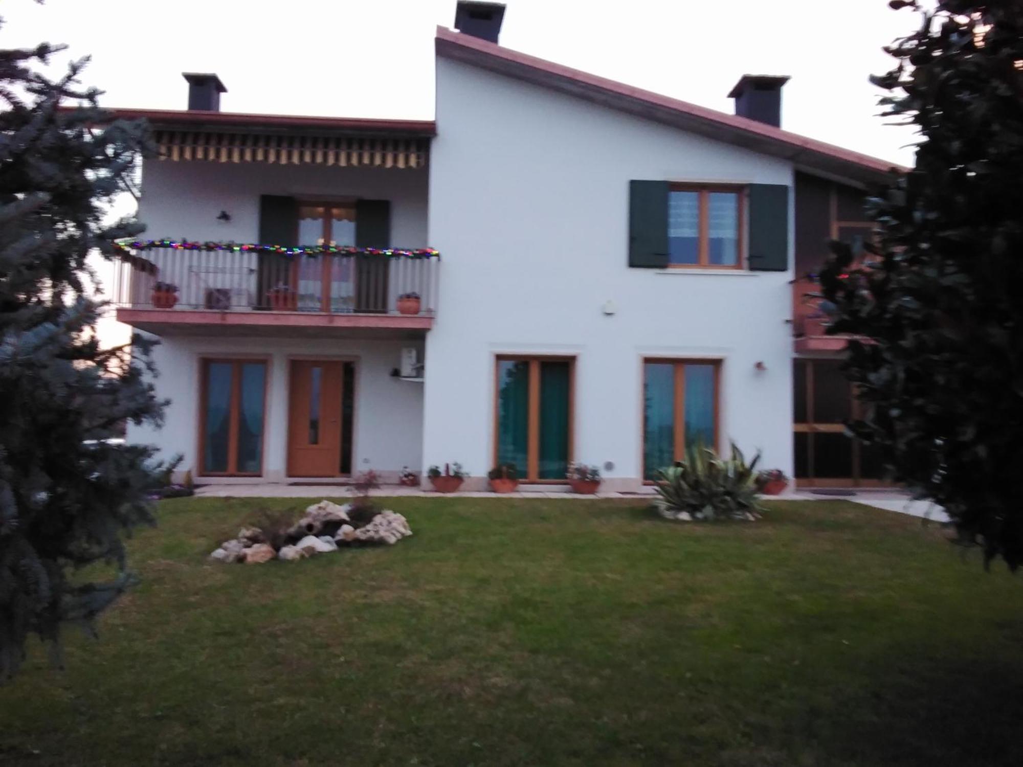 B&B Carmen Biondani Pescantina ภายนอก รูปภาพ