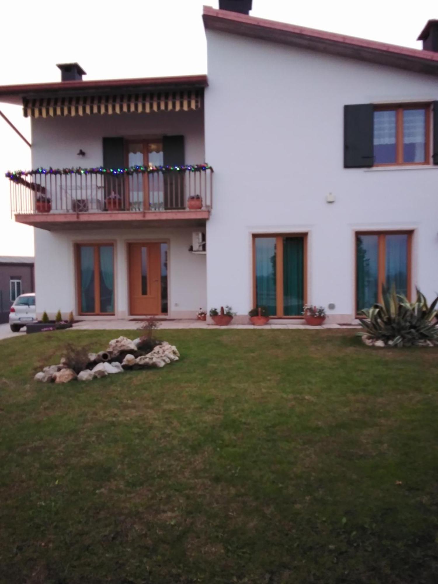 B&B Carmen Biondani Pescantina ภายนอก รูปภาพ